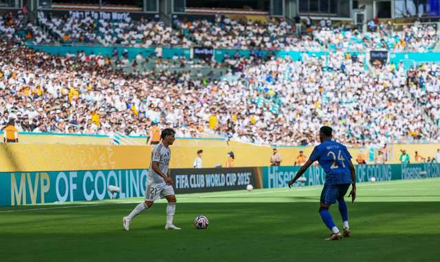 小因扎吉首秀助利雅得新月逼平皇马，球迷点赞表现